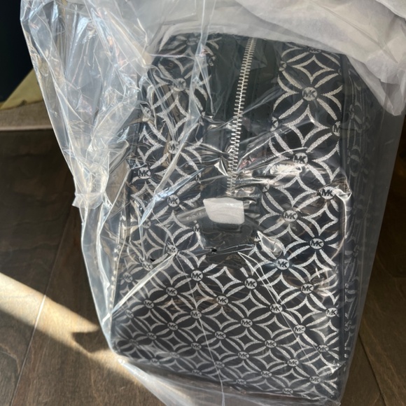 Jet Set Travel Extra-Large Metallic Logo Jacquard Weekender Bag - Picture 8 of 8